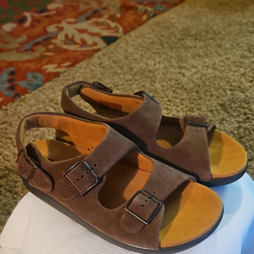 SAS Relaxed Walking  Brown Suede Sandals with Adjustable Straps Sz 9W